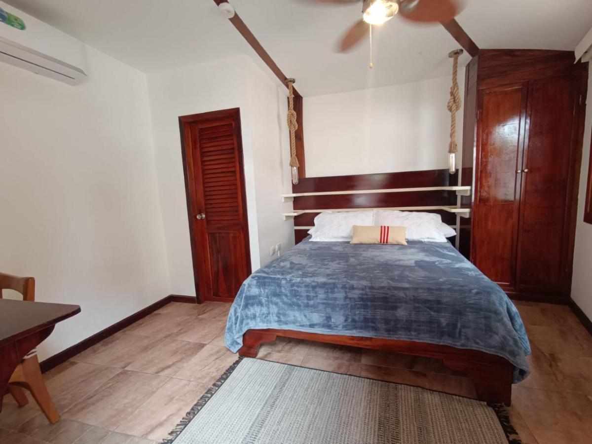 The Wooden House Hotel ปวยร์โต วิลยามิล ภายนอก รูปภาพ