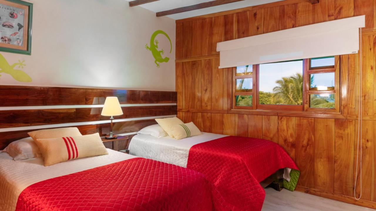 The Wooden House Hotel ปวยร์โต วิลยามิล ภายนอก รูปภาพ