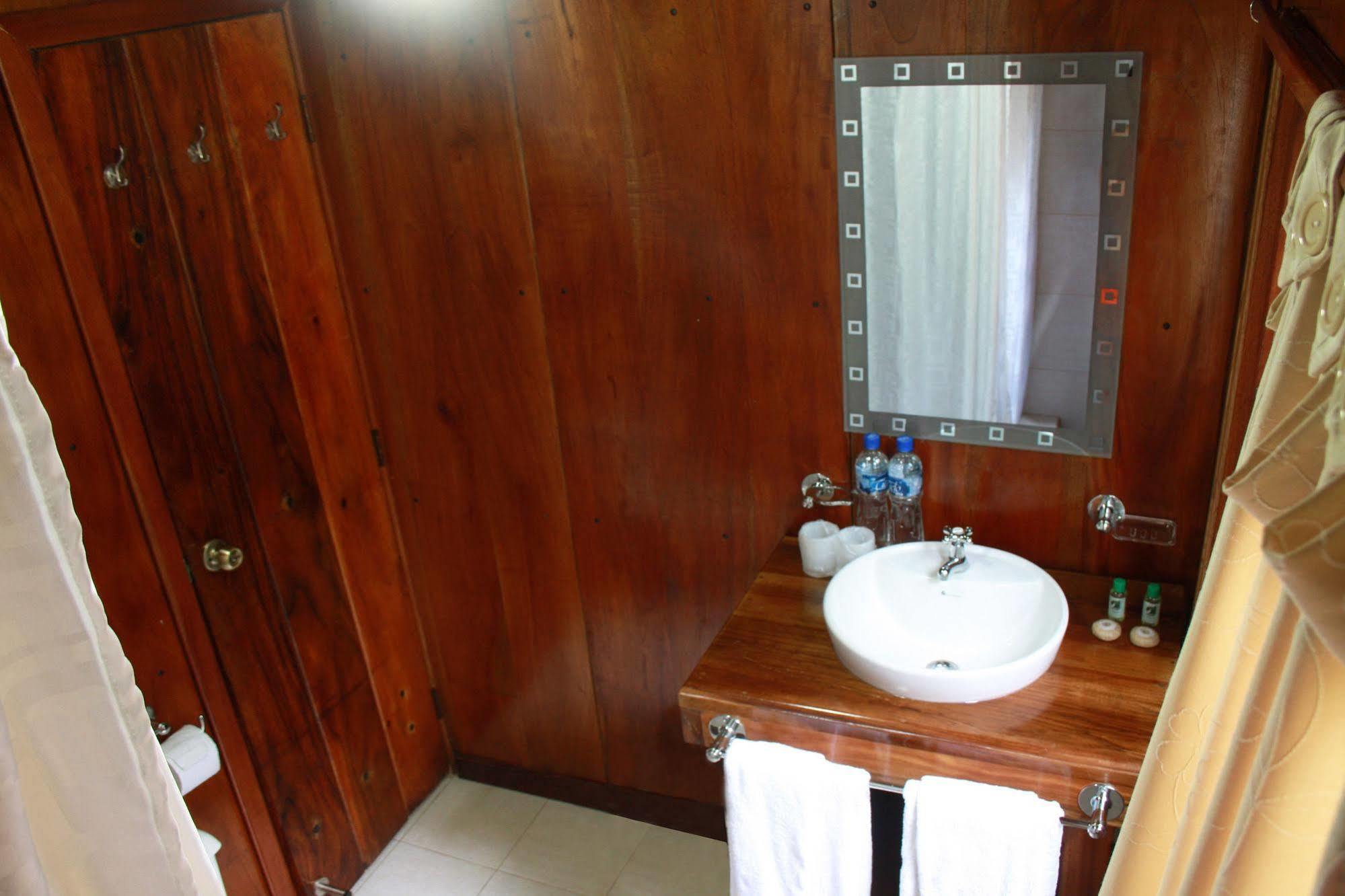 The Wooden House Hotel ปวยร์โต วิลยามิล ภายนอก รูปภาพ