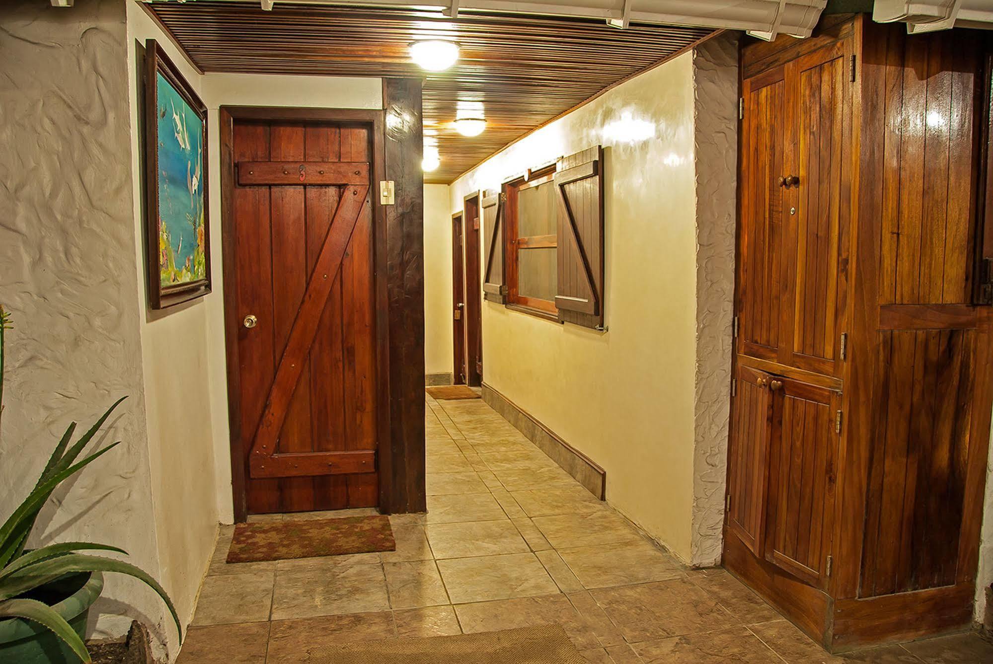 The Wooden House Hotel ปวยร์โต วิลยามิล ภายนอก รูปภาพ
