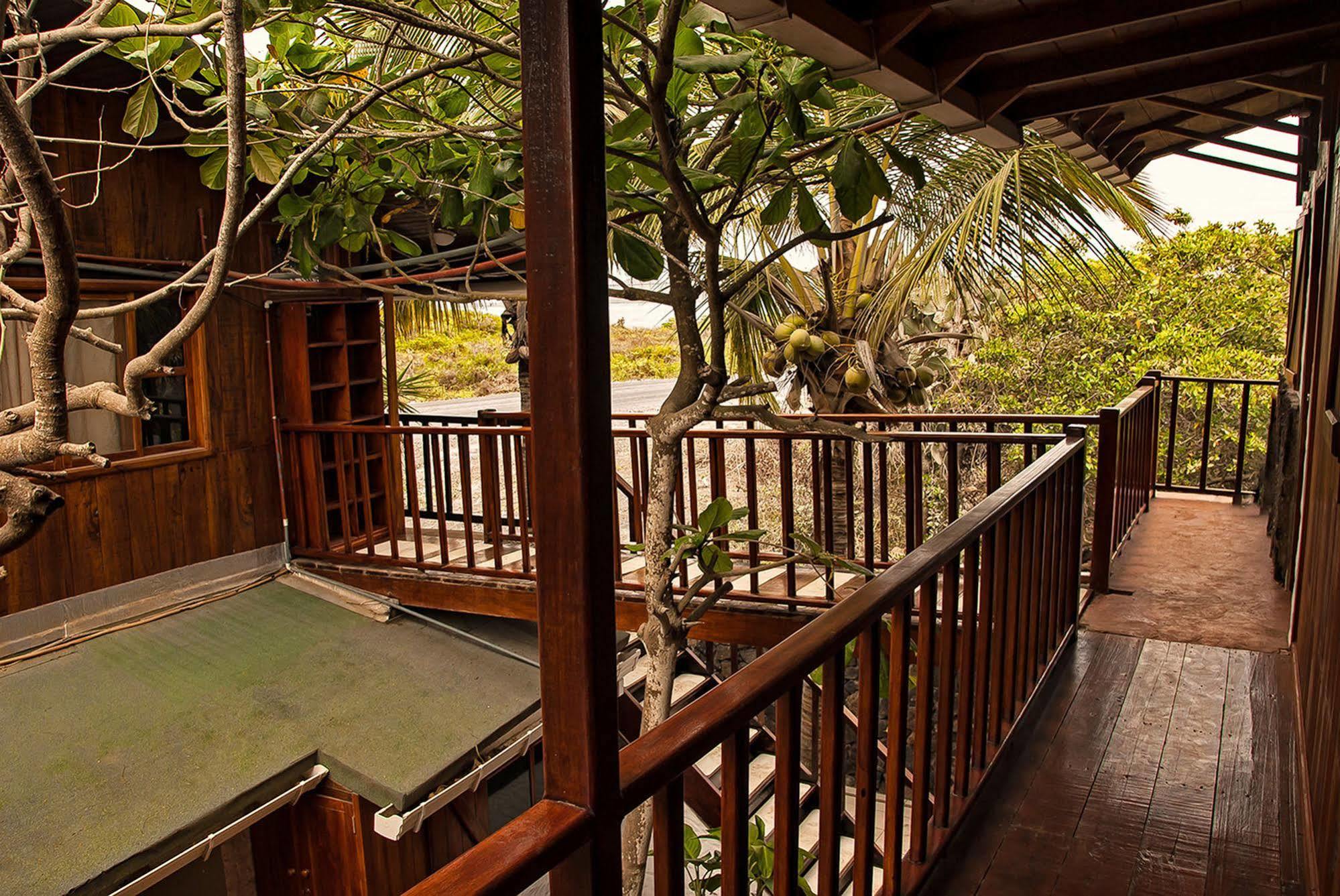The Wooden House Hotel ปวยร์โต วิลยามิล ภายนอก รูปภาพ